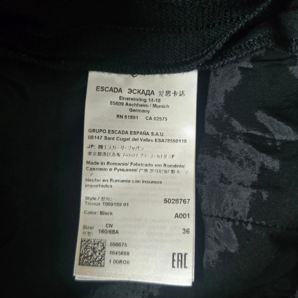 Escada Black Pintuck High Rise Straight Leg Trousers Pants Size 36‎ EU 6 US